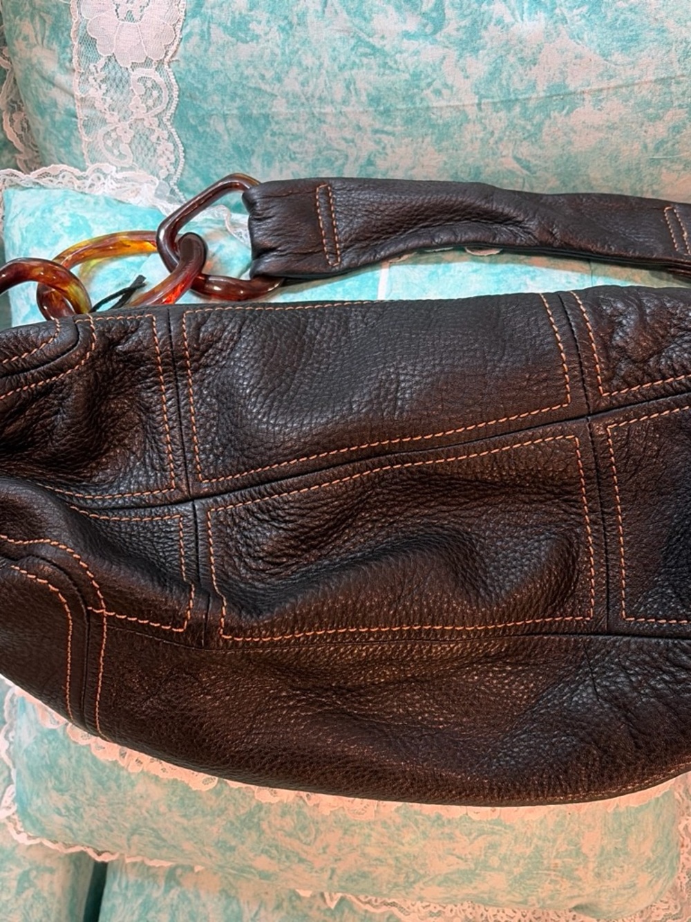 Women's Black Leather Shoulder Bag with Tortoiseshell Rings - Picture 3 of 9